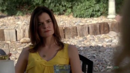 marie de amarelo
